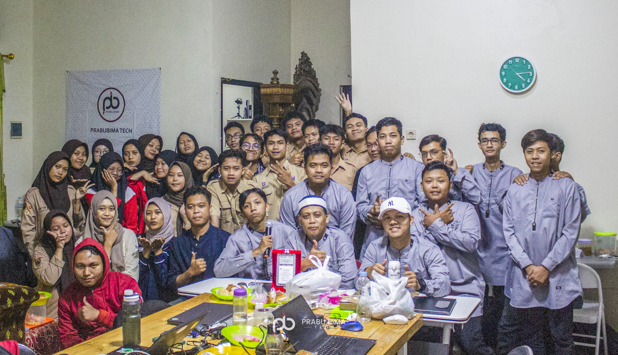 Siswa PKL SMK Telkom Purwokerto Tampilkan Proyek Akhir di CV Prabu Bima Tech